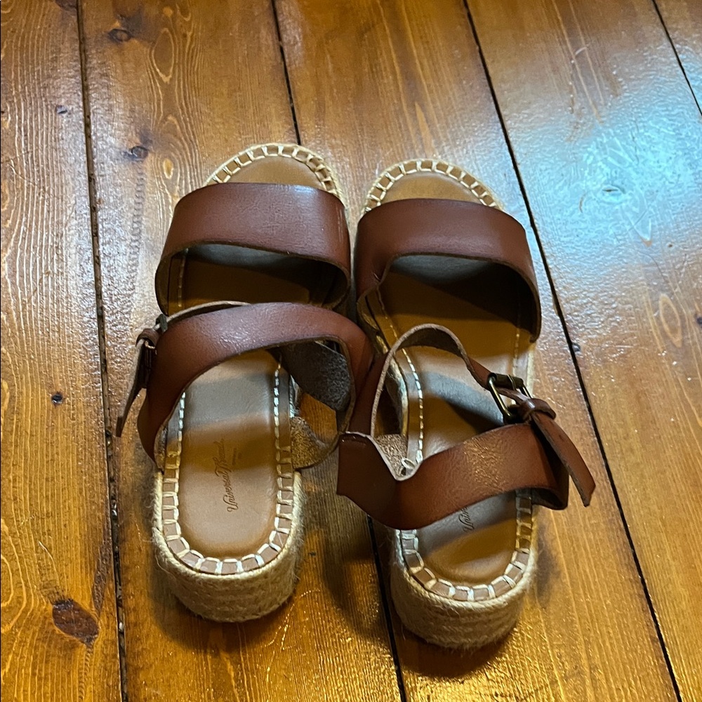 Universal Thread Sandals - Picture 7 of 7